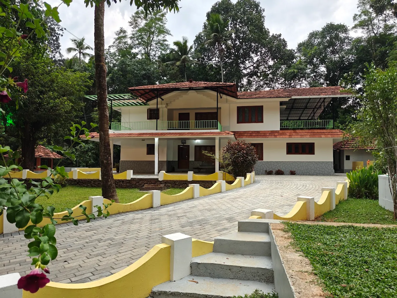 Exterior view of private property homestay in Karimannoor